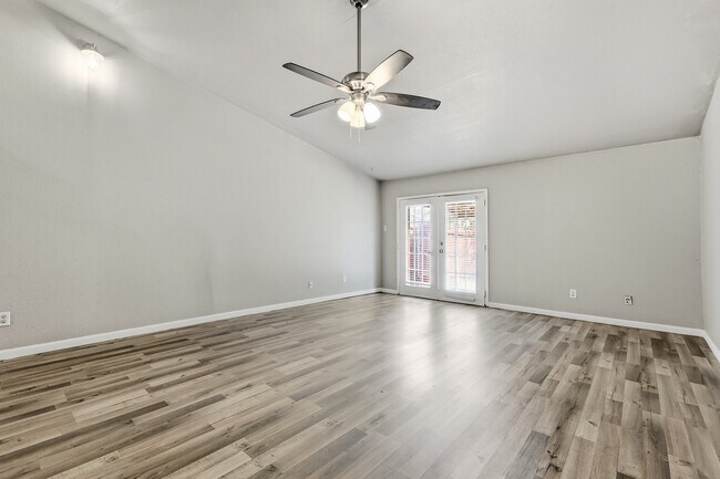 Building Photo - 3BR/2.0BA Single Family - Carrollton