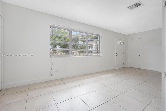Building Photo - 700 SW 67th Ave