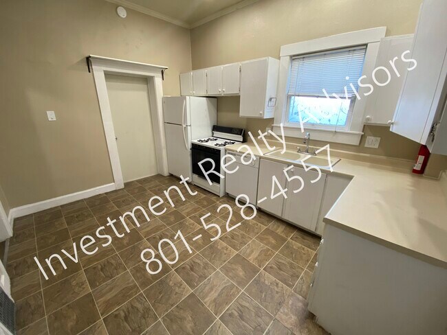Building Photo - 659 E 200 S