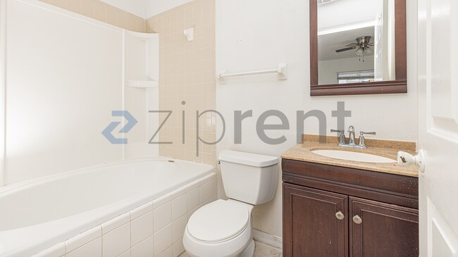 Building Photo - 2750 Gramercy Dr