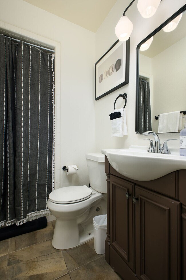 Building Photo - 107 Wickford Way