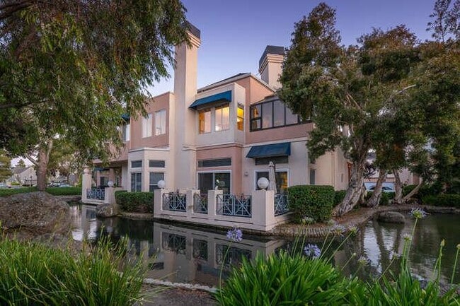 Primary Photo - 808 Lakeshore Dr.