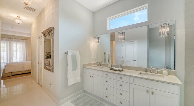 Building Photo - 1111 Mallorca Dr