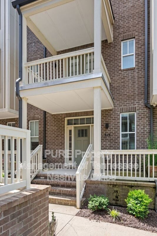 Building Photo - 215 Porter Village Cir