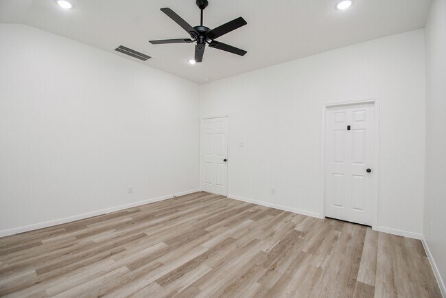 Building Photo - 2139 Counter Point Dr