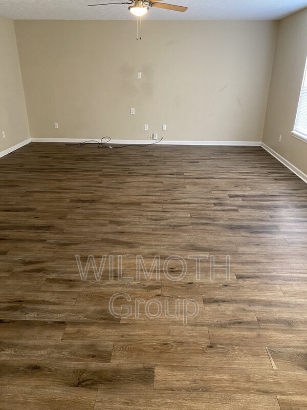 Building Photo - 2265 Valley Creek E Ln
