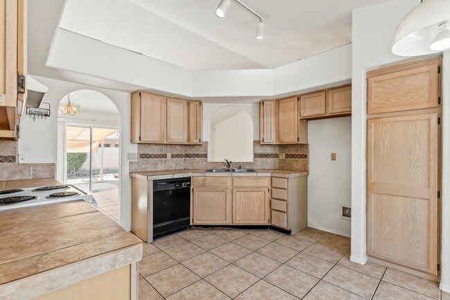 Building Photo - 1934 Easy St