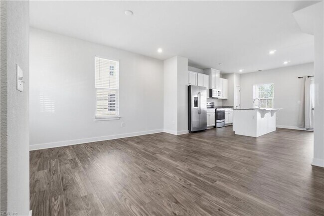 Building Photo - 266 Foxglove Dr