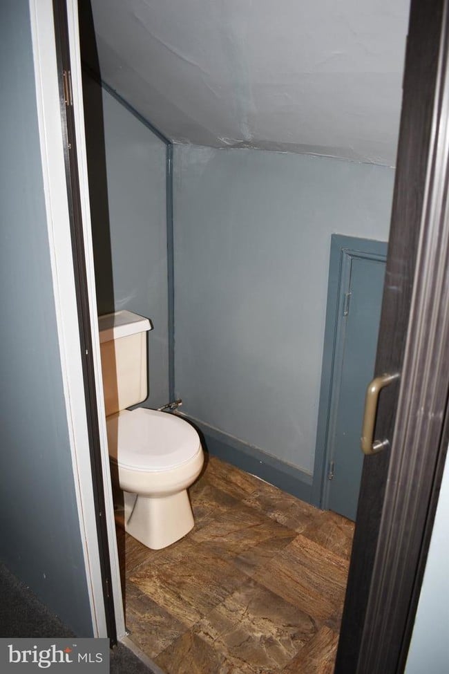 Building Photo - 1208 Montgomery Ave