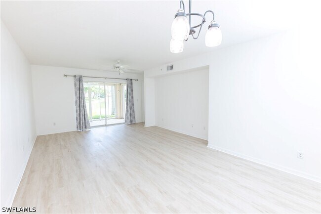 Building Photo - 2456 Millcreek Ln