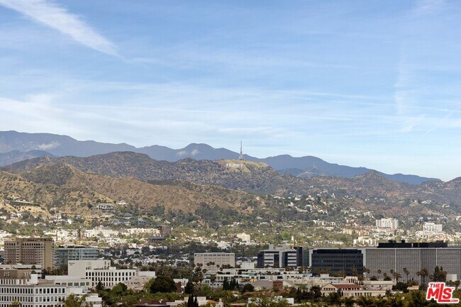 Building Photo - 2222 Ave of the Stars