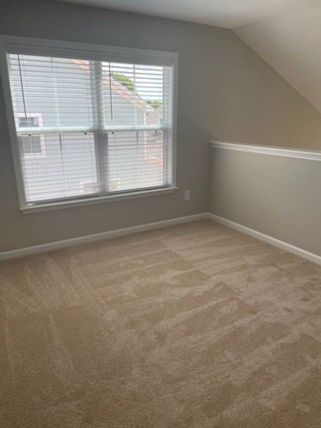 Building Photo - 3 BR 2.5 BA-  New Construction Townhouse f...