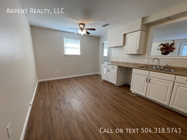Building Photo - 1013 Cougar Dr