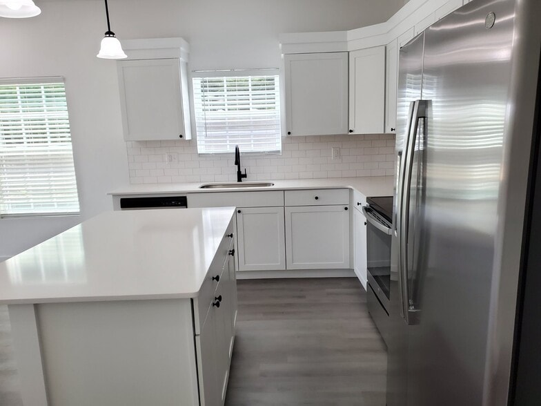 Building Photo - 818 Berry Rd