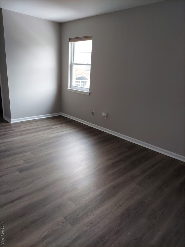 Building Photo - 50 Bon Aire Cir