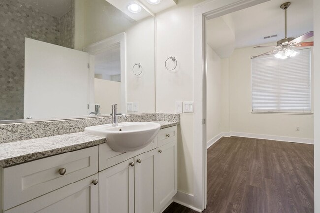 Building Photo - COMING SOON! Modern 1BR/1BA in First Ward ...