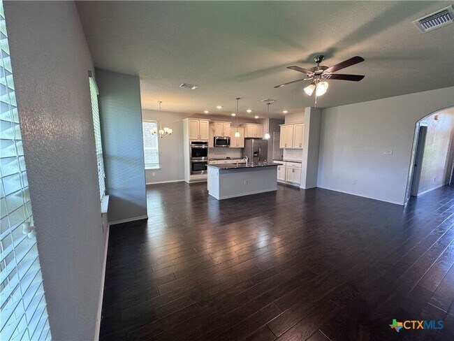 Building Photo - 1310 Stonewall Ridge