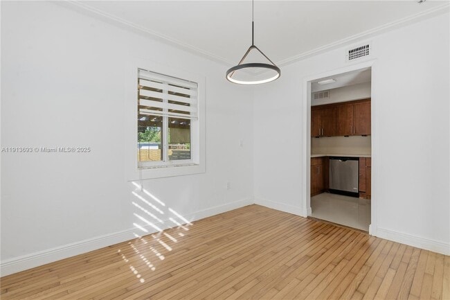 Building Photo - 1244 SW 13th Ave