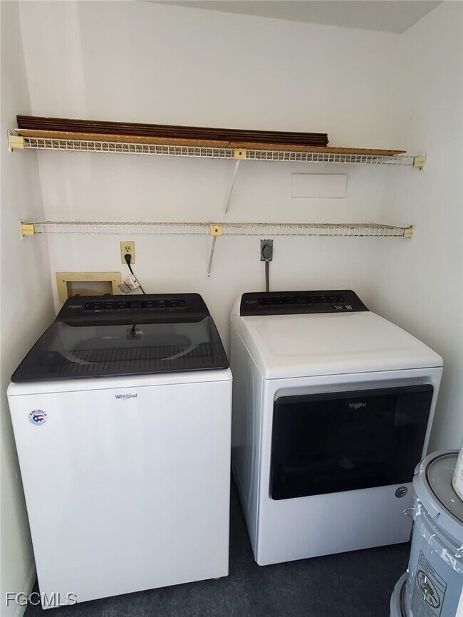 Building Photo - 5713 Foxlake Dr