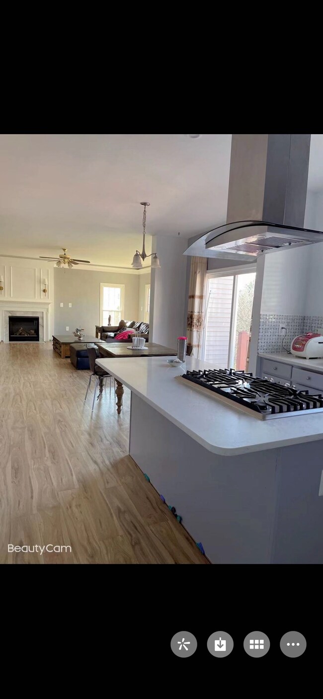 Building Photo - 5706 Regal Crest Ct