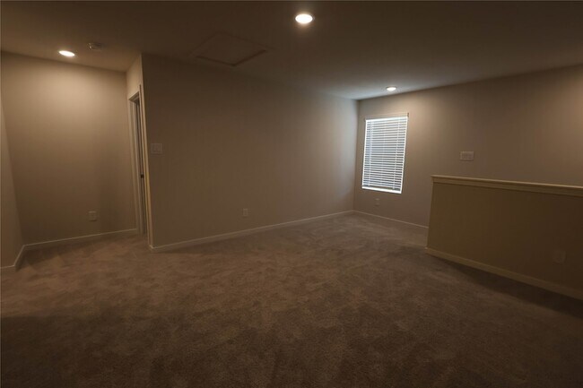 Building Photo - 7757 Bergamot Cir