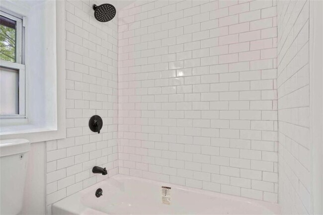 Building Photo - 2735 Defoors Ferry Rd NW