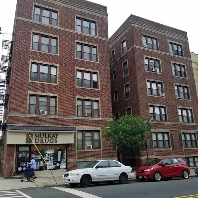 6601 Broadway 6601 Broadway West - 6601 Broadway West New York Nj Primary Photo