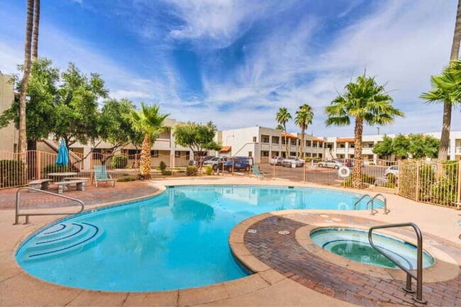 Building Photo - 455 W Kelso St