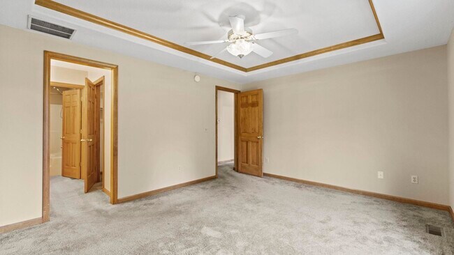 Building Photo - 811 Ivy Creek Cove