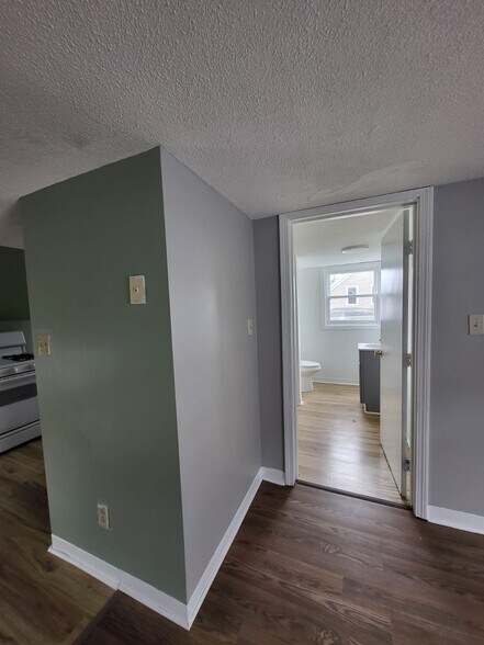Building Photo - 227 Brightman St