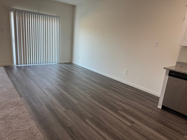 Building Photo - 783 Crestridge Dr