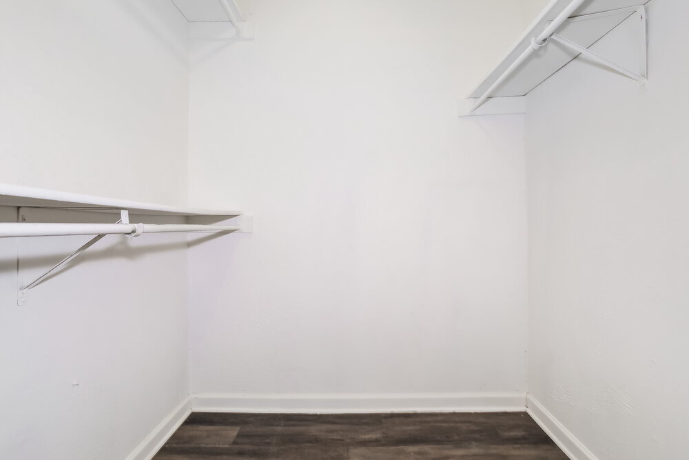 Building Photo - 2109 Kings Rd