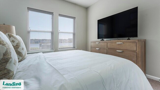 Building Photo - 915 Brentmoor Dr