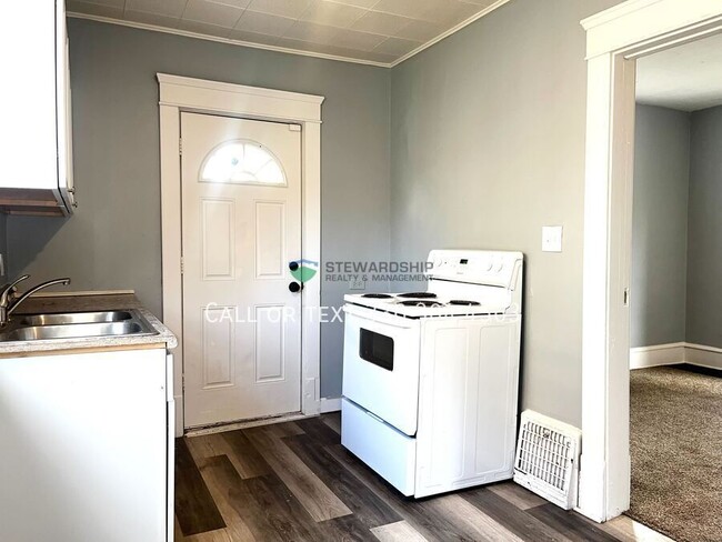 Primary Photo - 2291 11th St SW