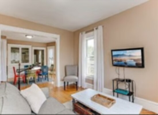 Building Photo - 896 Westminster St