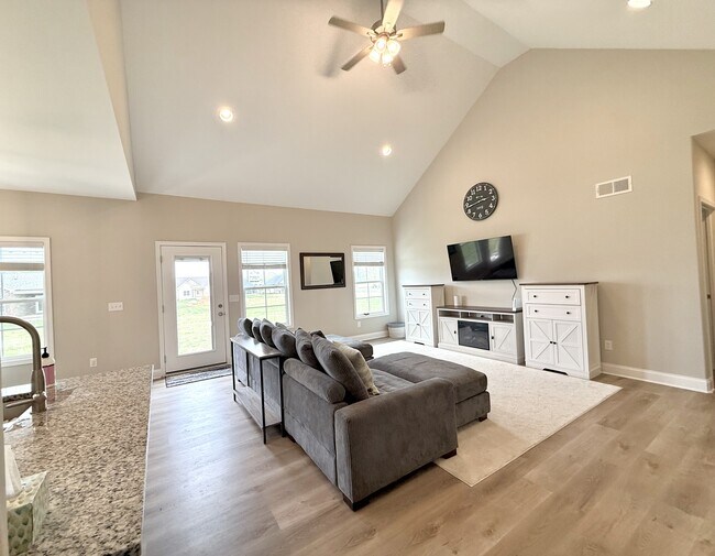 Building Photo - 1107 Andover Dr