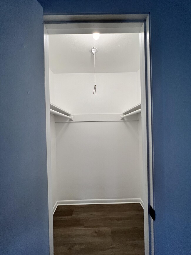 Building Photo - 1402 Missouri Ave