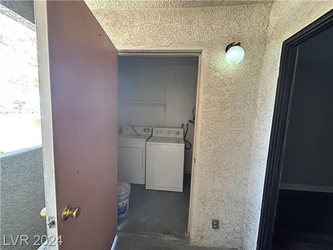 Building Photo - Cozy One Bedroom in Desert Shores