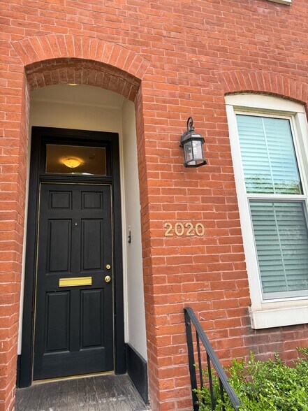 Building Photo - 2020 Sidney St
