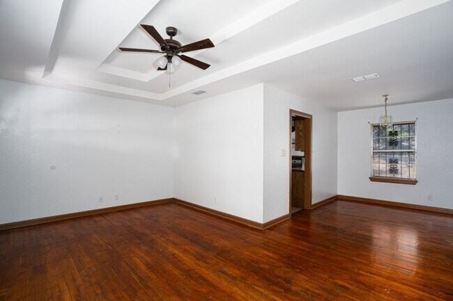 Building Photo - 612 La Vista Ave