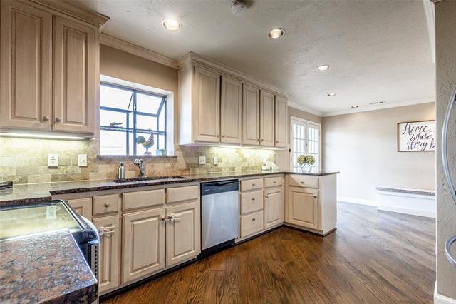 Building Photo - 6823 Walnut Hill Ln