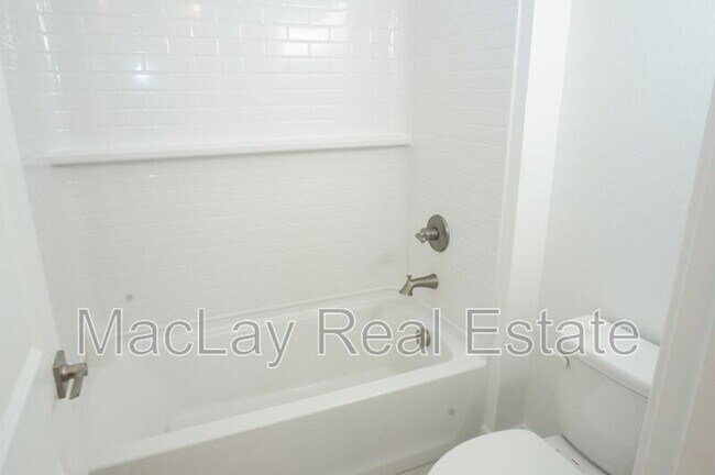 Building Photo - 40562 W Michaels Dr