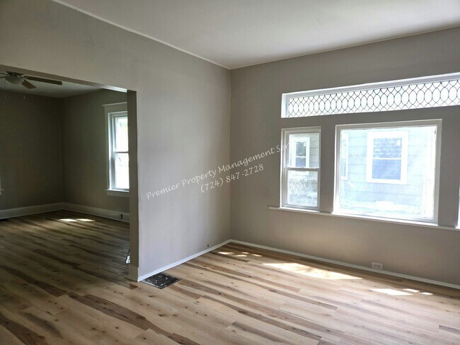Building Photo - 1429 Hall Ave
