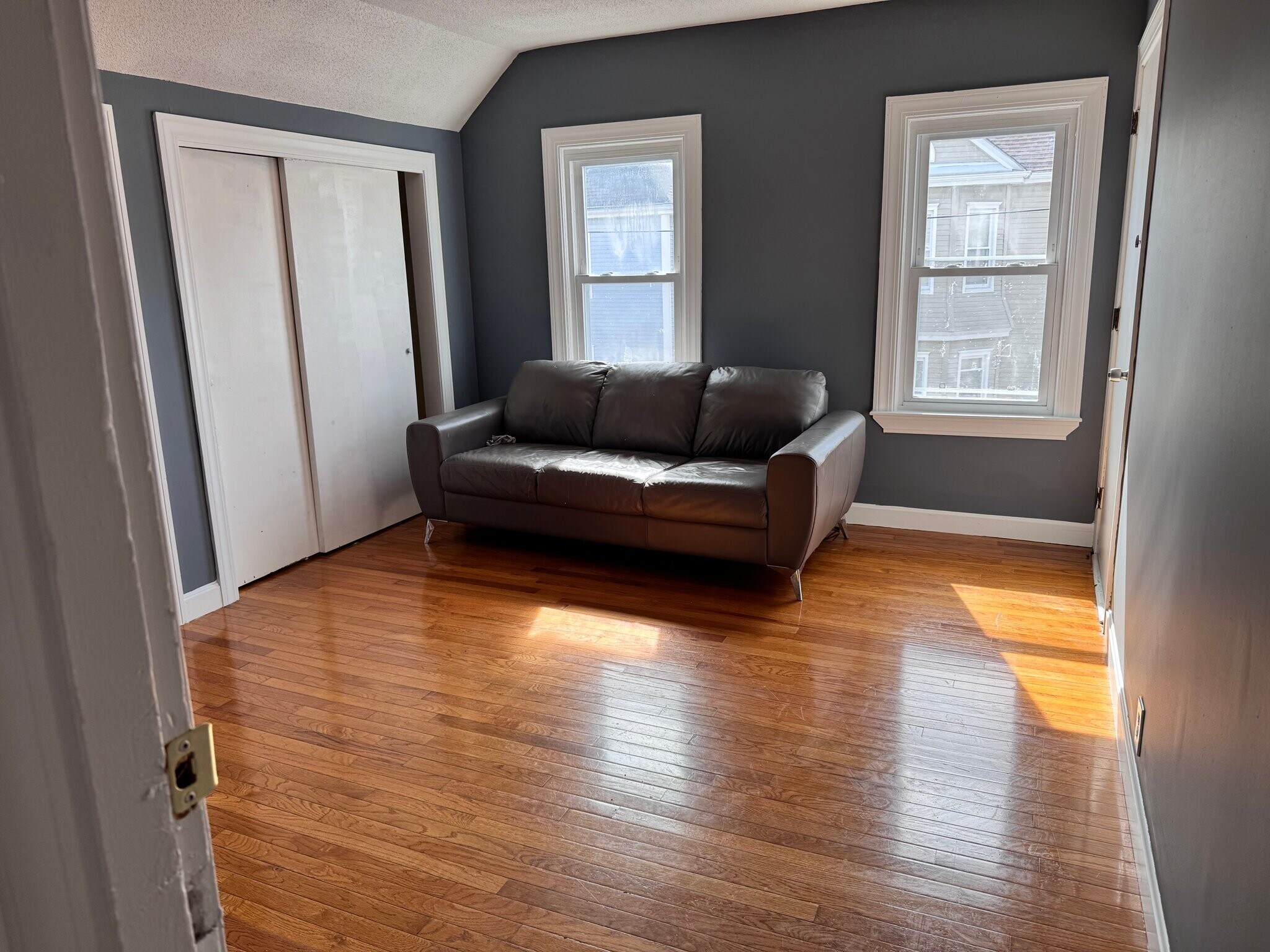 Building Photo - 18 Hall St