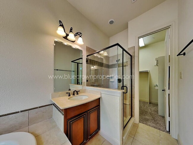 Building Photo - 4037 Winsor Dr