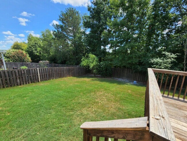 Building Photo - 572 Lory Ln