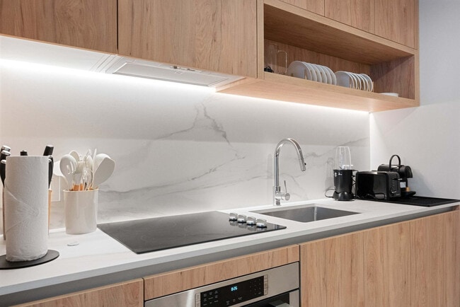 Building Photo - 11 NE 6th St