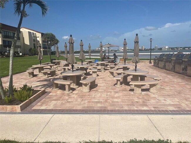Building Photo - 851 Bayway Blvd