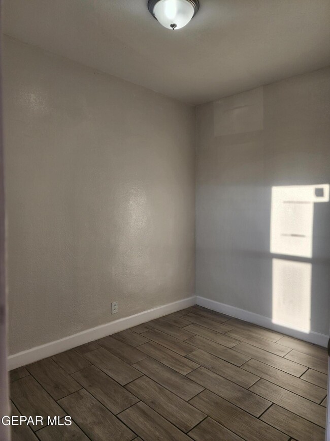 Building Photo - 2300 Bassett Ave