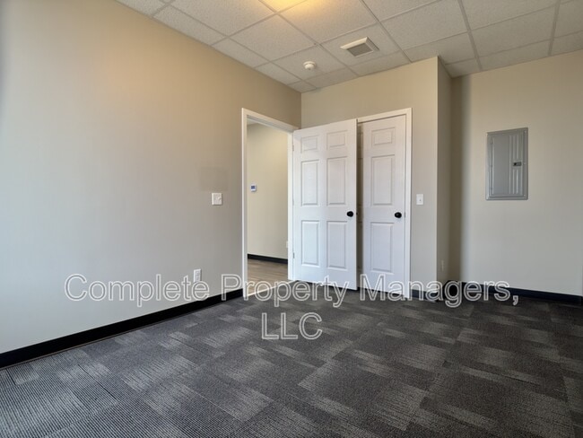 Building Photo - 101 1/2 N Mill St